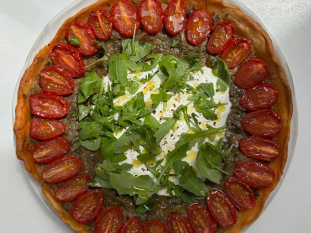 Tarte aux aubergines rôties et tomates cerise